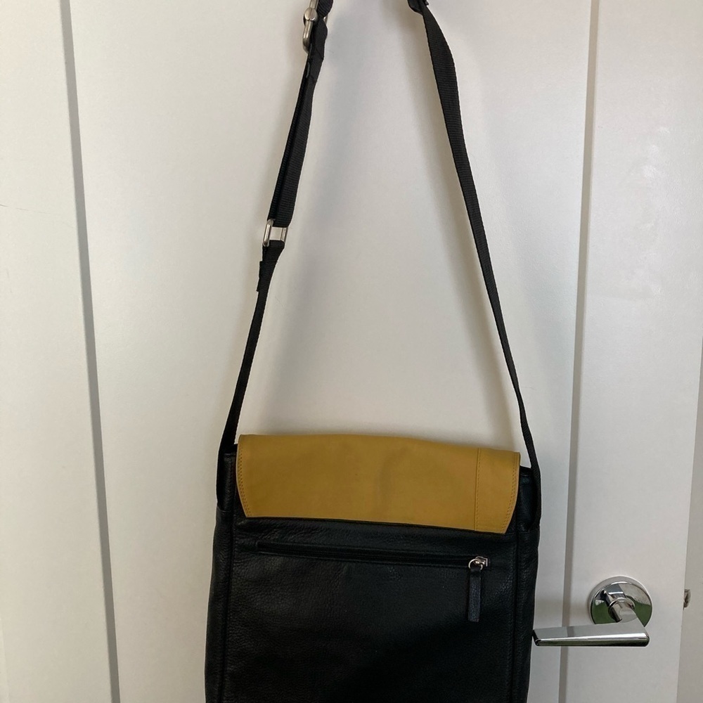CL FACTORY Messenger Tablet Bag Yellow Black - Picture 5 of 8
